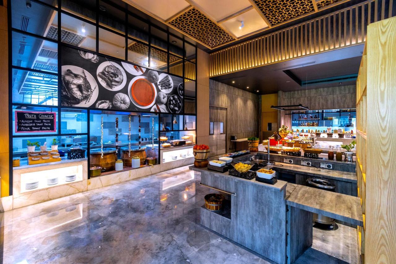 Radisson Red Chandigarh Mohali Exterior photo The restaurant