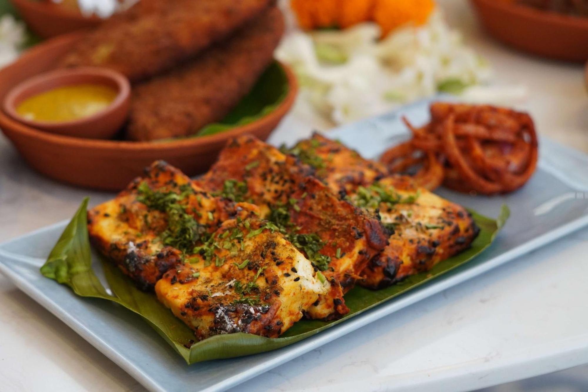 Radisson Red Chandigarh Mohali Exterior photo Paneer tikka